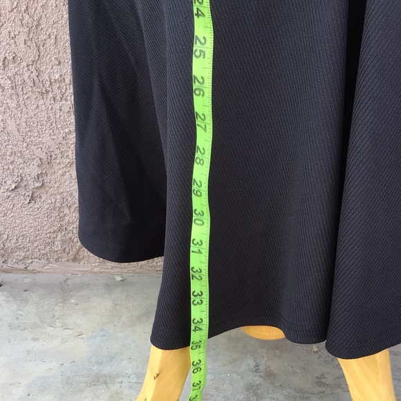 Black Mermaid Silhouette Skirt - Picture 4 of 6